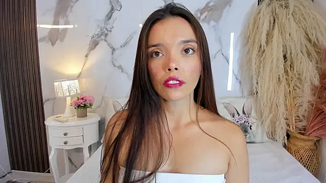 hannahill69 online show from April 18, 4:48 am