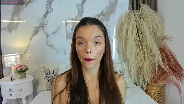 Snapshot of hannahill69 chatting on June 11, 5:04 am hannahill69 online show from June 11, 5:04 am