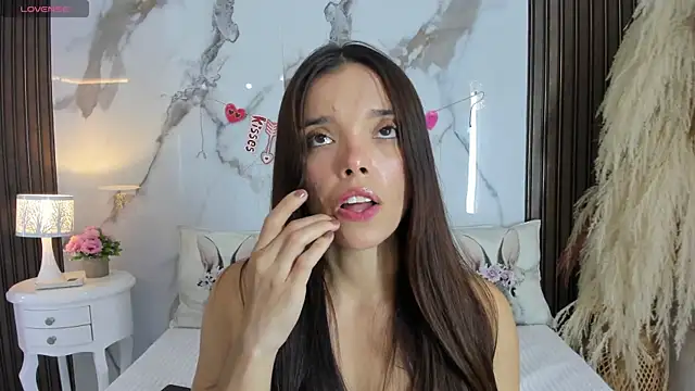 hannahill69 online show from February 13, 5:07 am