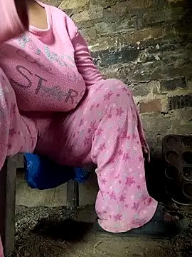 winterqueenx online show from March 15, 6:31 am