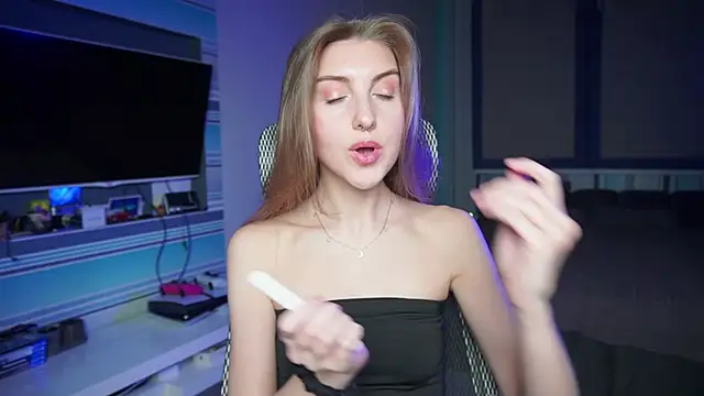 Snapshot of CassiaBlade1 chatting on October 6, 4:30 pm CassiaBlade1 online show from October 6, 4:30 pm