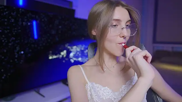 CassiaBlade1 online show from April 19, 5:03 pm