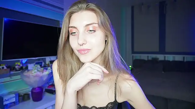 Snapshot of CassiaBlade1 chatting on September 10, 6:29 pm CassiaBlade1 online show from September 10, 6:29 pm