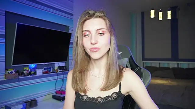 Snapshot of CassiaBlade1 chatting on September 18, 6:44 pm CassiaBlade1 online show from September 18, 6:44 pm