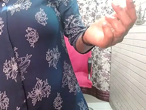 LovingPihu online show from November 2, 5:45 am