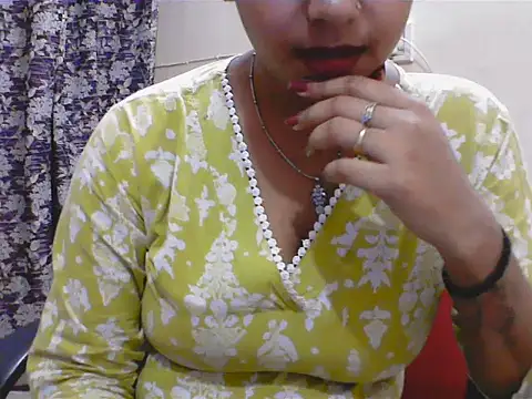 LovingPihu online show from May 18, 5:23 am