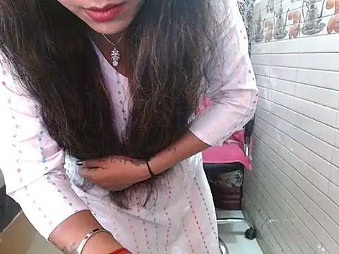 LovingPihu online show from March 30, 6:04 am