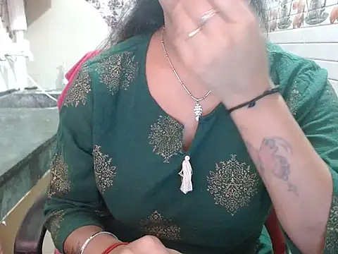 LovingPihu online show from April 6, 5:08 am