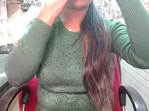 LovingPihu online show from February 6, 7:15 am