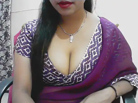 LovingPihu online show from April 24, 6:15 am