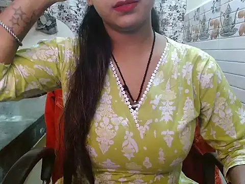 LovingPihu online show from November 17, 5:33 am