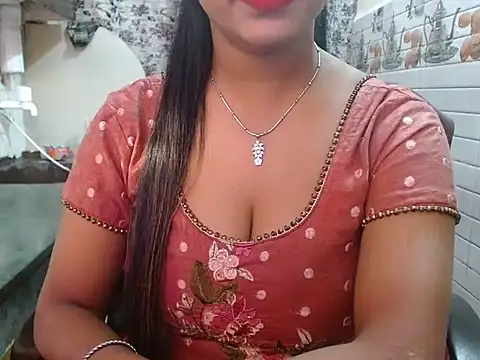 LovingPihu online show from February 5, 4:30 am