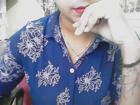 Snapshot of LovingPihu chatting on June 14, 5:41 am LovingPihu online show from June 14, 5:41 am