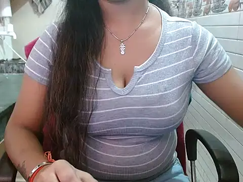 LovingPihu online show from April 4, 4:41 am