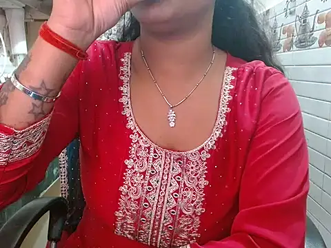 LovingPihu online show from March 29, 6:04 am