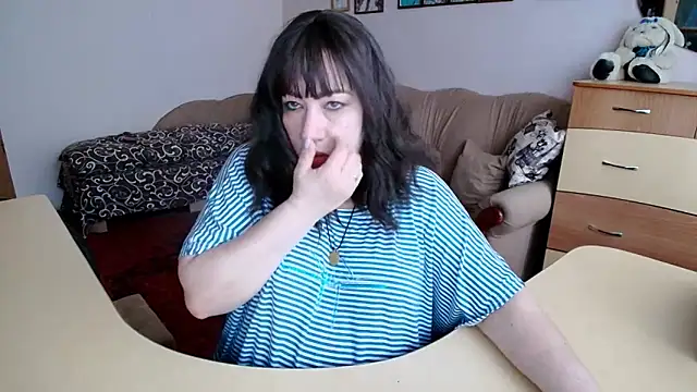 Lucretia Goldi  online show from February 11, 1:00 pm