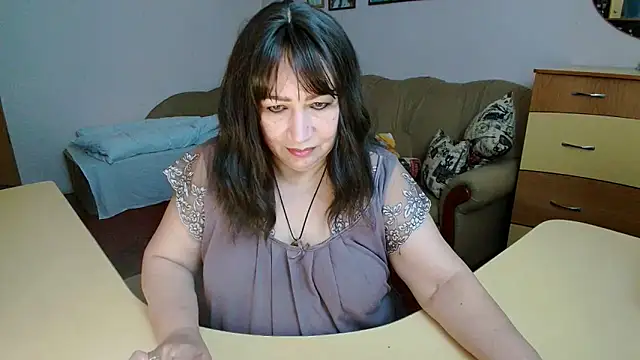 Lucretia Goldi  online show from October 28, 9:03 pm