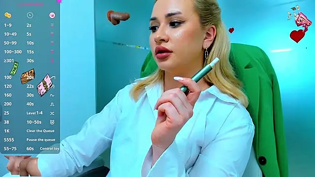 Snapshot of sassy_madeline chatting on March 14, 11:00 pm sassy madeline online show from March 14, 11:00 pm