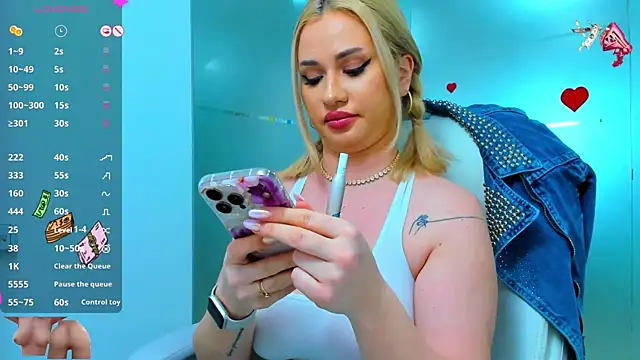 Snapshot of sassy_madeline chatting on March 12, 10:07 pm sassy madeline online show from March 12, 10:07 pm