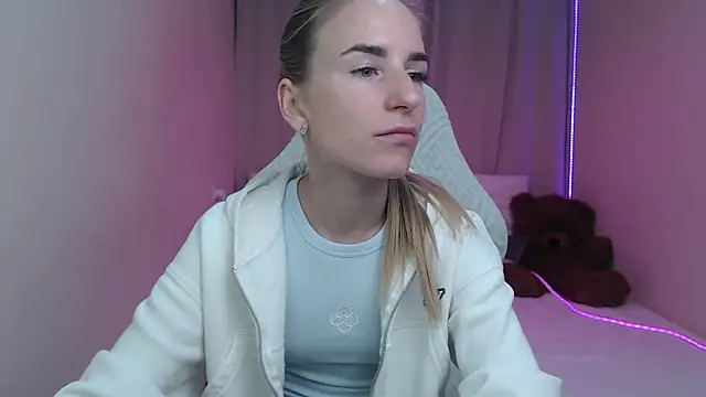 Snapshot of DeboraHorny chatting on May 14, 6:10 am DeboraHorny online show from May 14, 6:10 am