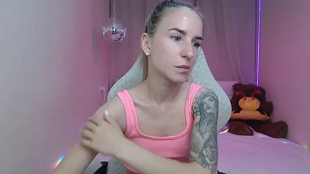 Snapshot of DeboraHorny chatting on May 22, 6:11 am DeboraHorny online show from May 22, 6:11 am