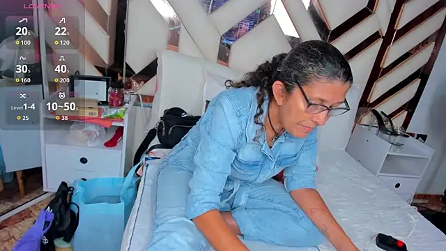 Keyla Milf online show from January 6, 2:37 am