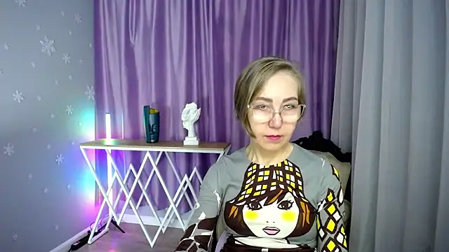 queen a n i online show from October 26, 10:04 am