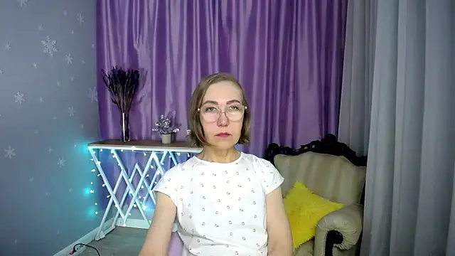 queen a n i online show from March 24, 8:03 am