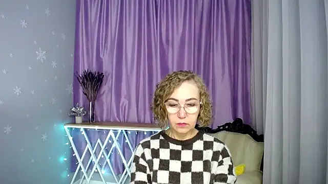 queen a n i online show from May 31, 8:09 am
