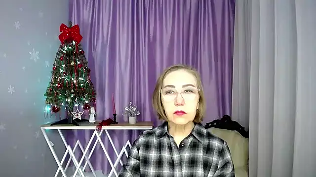 queen a n i online show from February 26, 7:08 am