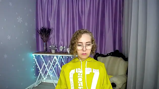 queen a n i online show from July 14, 12:22 pm