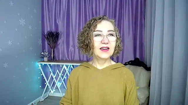 queen a n i online show from June 10, 8:37 am