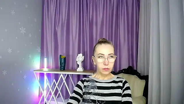 queen a n i online show from September 11, 7:08 am