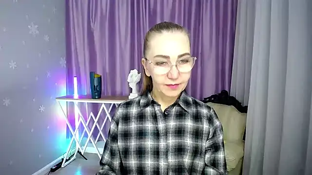 queen a n i online show from September 28, 9:27 am