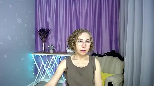 queen a n i online show from July 3, 7:26 am