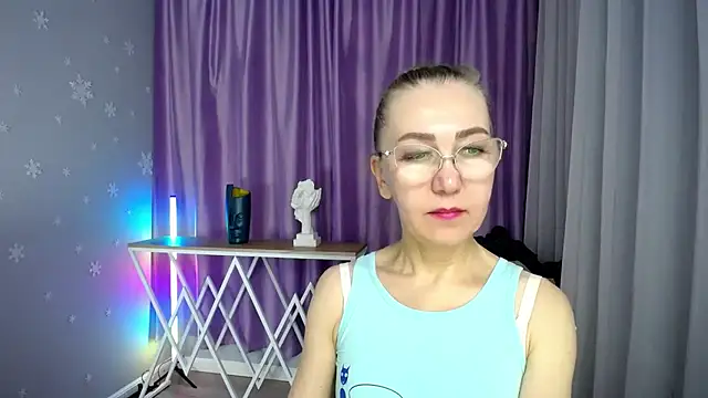 queen a n i online show from September 15, 10:05 am