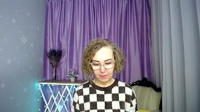 queen a n i online show from May 12, 9:48 am