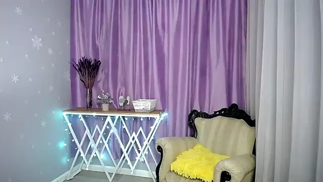 queen a n i online show from July 18, 8:23 am