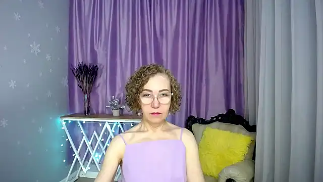 queen a n i online show from May 17, 9:42 am