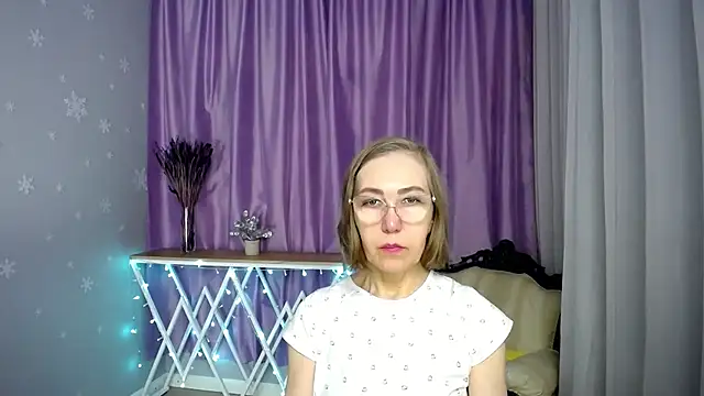 queen a n i online show from April 12, 6:49 am