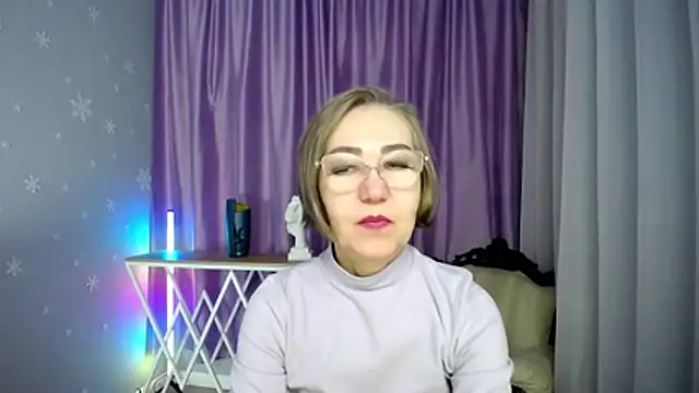 queen a n i online show from November 24, 10:37 am