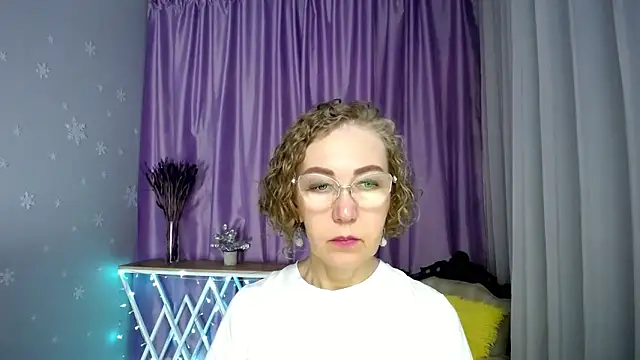 queen a n i online show from May 24, 7:30 am