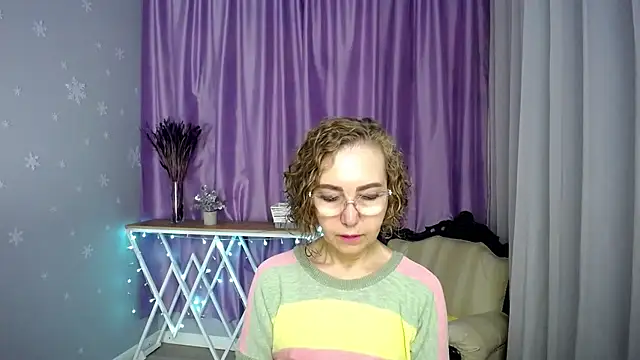 queen a n i online show from July 4, 7:04 am