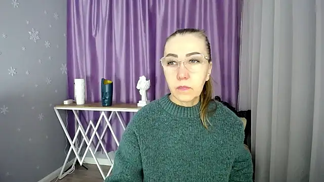 queen a n i online show from March 19, 8:34 am