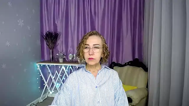 queen a n i online show from July 22, 6:15 am