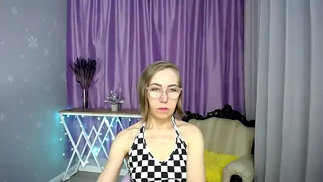 queen a n i online show from April 14, 8:30 am