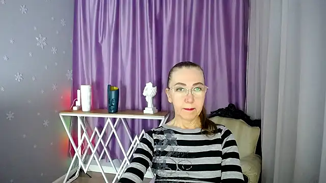 queen a n i online show from February 23, 5:45 am