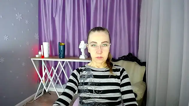 queen a n i online show from March 7, 6:13 am