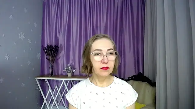 queen a n i online show from March 15, 8:43 am