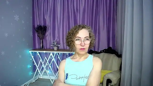 queen a n i online show from May 11, 9:10 am
